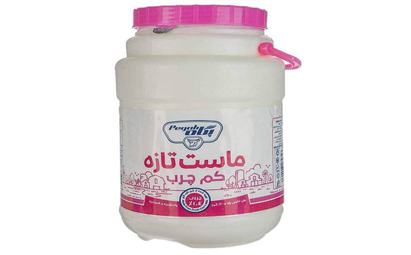 ماست تازه کم چرب پگاه  2200 گرم